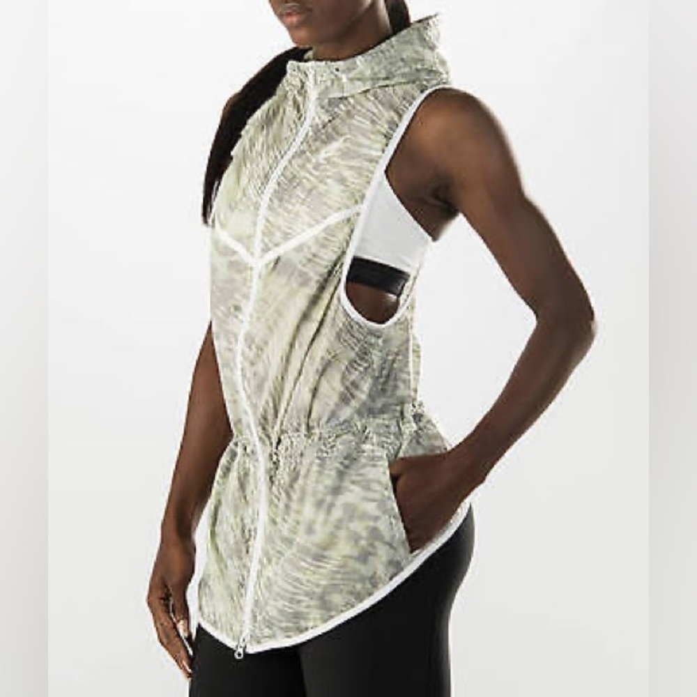 Nike Tech Hyperfuse Hooded Vest Sz small sleeveless long vest windbreaker